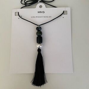 Mango fringed bead necklace.